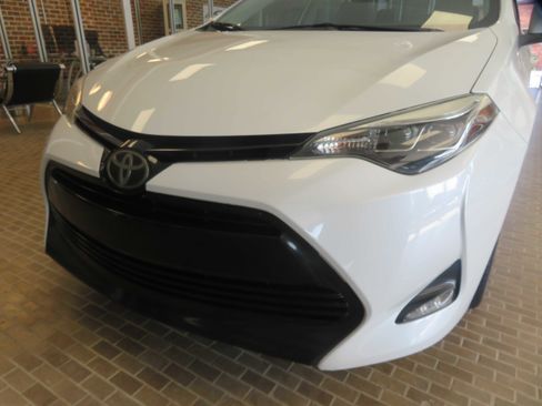 Used 2017 Toyota Corolla XLE FWD image 42