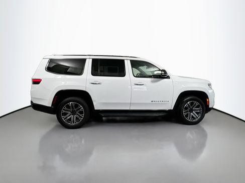 Used 2024 Jeep Wagoneer Series II w/ Flexible Seating Group RWD image 3
