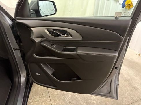 Used 2021 Chevrolet Traverse LT w/ LT Premium Package AWD/4WD image 33