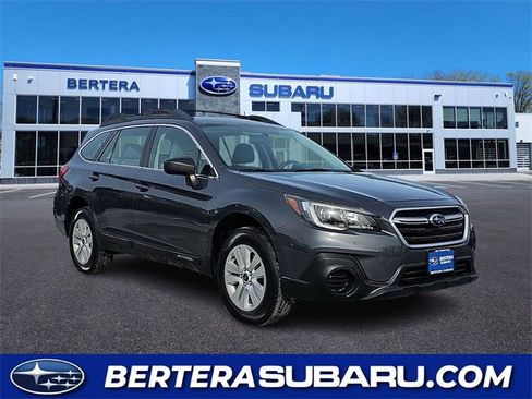 Used 2018 Subaru Outback 2.5i image 1
