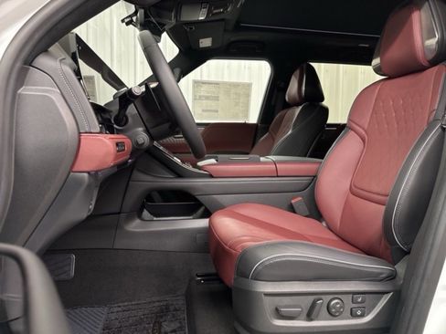 New 2026 INFINITI QX80 Autograph w/ Premium Cargo Package image 14