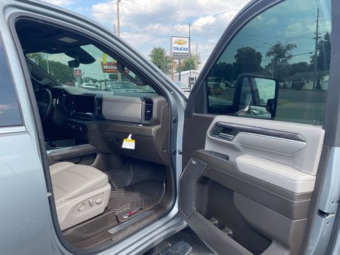 Used 2024 Chevrolet Silverado 3500 LTZ w/ LTZ Plus Package image 10