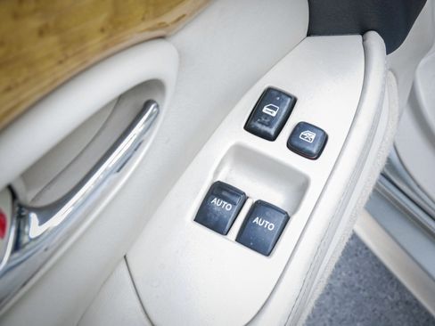 Used 2002 Lexus SC 430 Convertible image 15