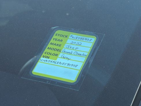 Used 2022 Jeep Grand Cherokee Laredo w/ Luxury Tech Group I image 36