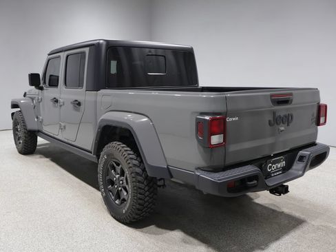 Used 2022 Jeep Gladiator Sport AWD/4WD image 5