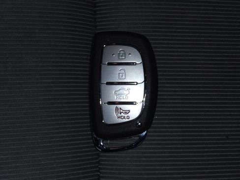 Used 2018 Hyundai Elantra Value Edition w/ Cargo Package image 32