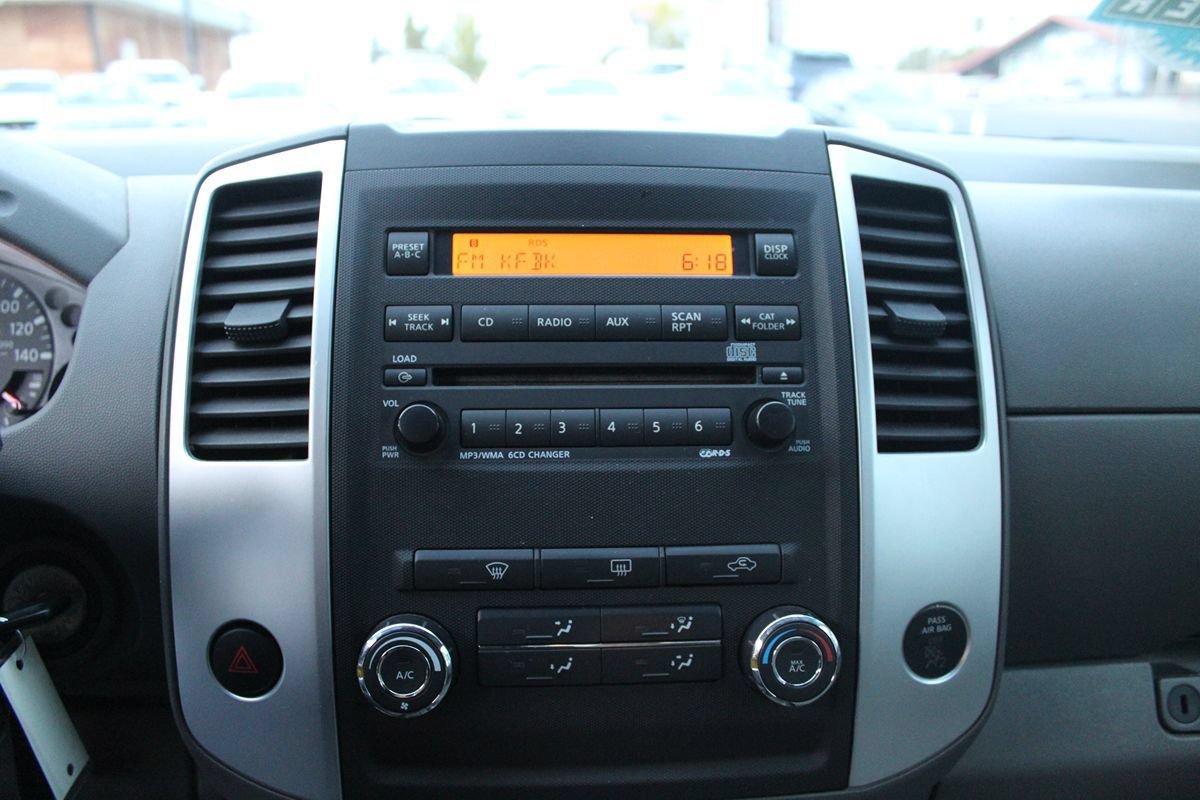 Used 2011 Nissan Frontier SV w/ SV Premium Utility Pkg AWD/4WD image 24