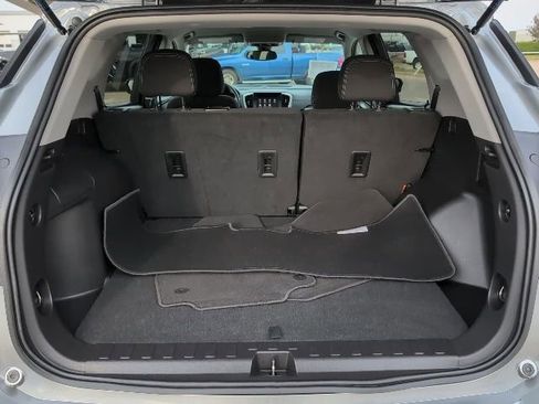 Used 2024 GMC Terrain SLE image 10