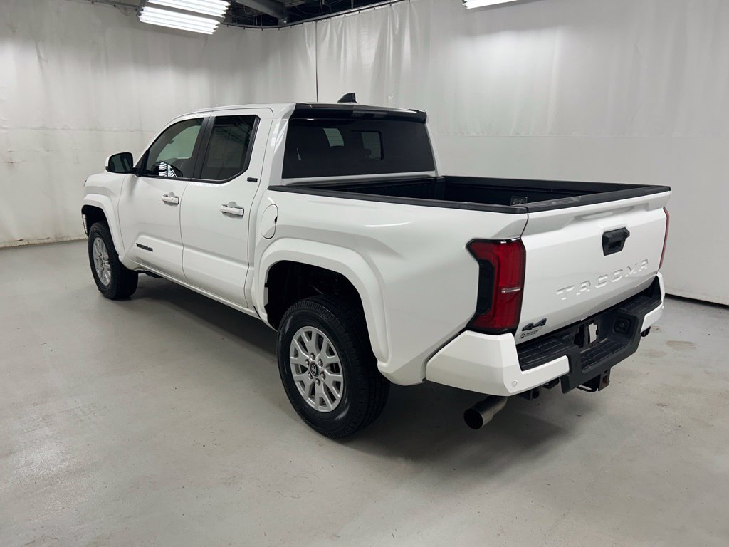 Used 2024 Toyota Tacoma SR5 AWD/4WD image 6