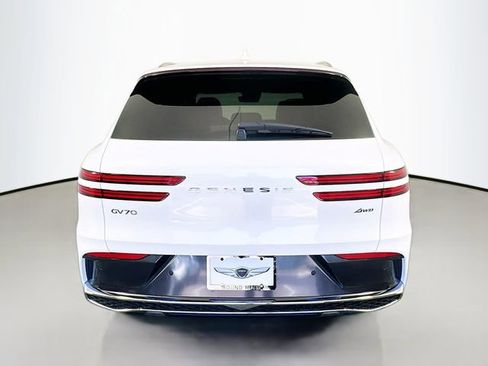 Certified 2026 Genesis GV70 2.5T Advanced image 6
