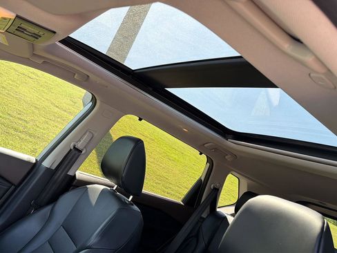 Used 2022 Nissan Rogue SV w/ SV Premium Package image 32