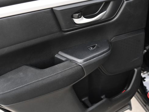 Used 2017 Honda CR-V LX image 28