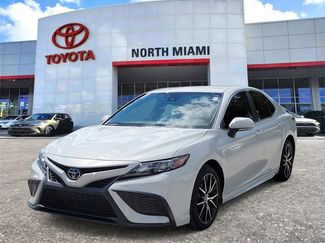 Used 2024 Toyota Camry SE video 2