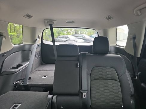 Certified 2025 Nissan Pathfinder SV AWD/4WD image 16