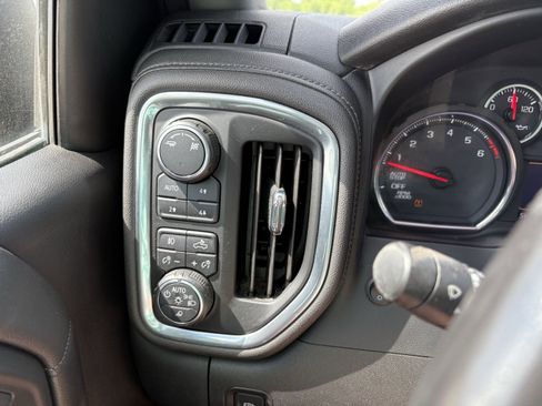 Used 2019 Chevrolet Silverado 1500 RST image 18