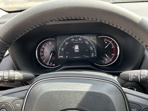 Used 2023 Toyota RAV4 XLE Premium AWD/4WD image 21
