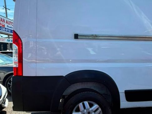 Used 2019 RAM ProMaster 2500 w/ Interior Convenience Group FWD image 14