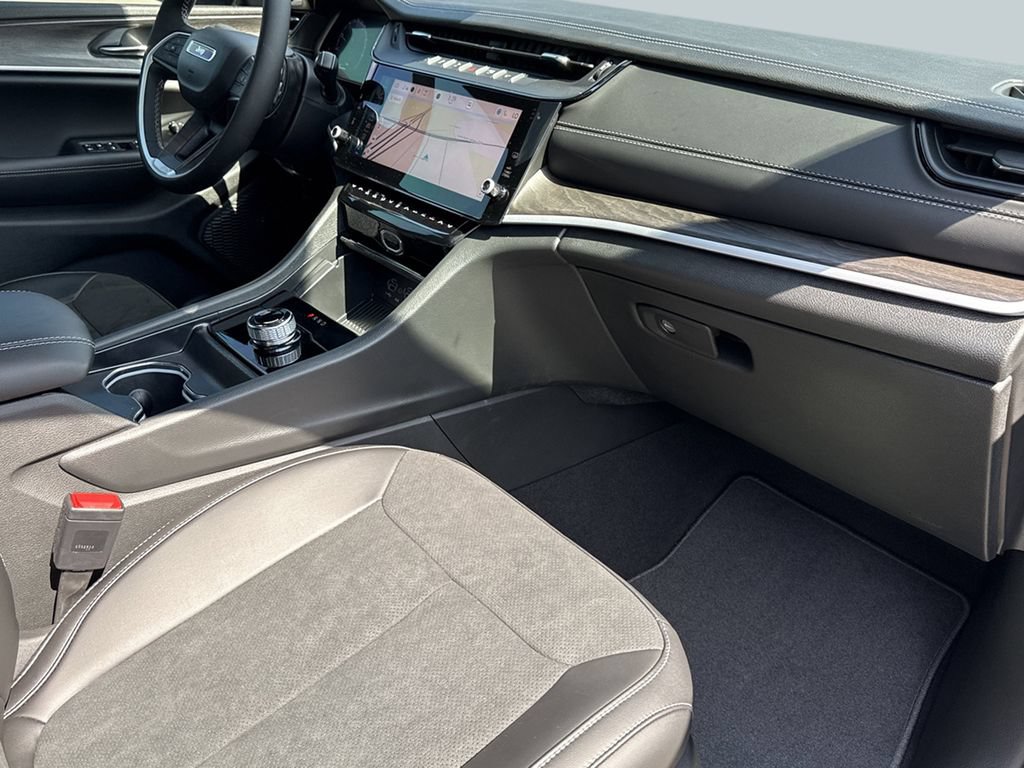 New 2026 Jeep Grand Cherokee Altitude RWD image 36
