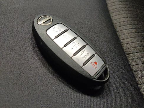 Used 2025 Nissan Altima 2.5 SV FWD image 32