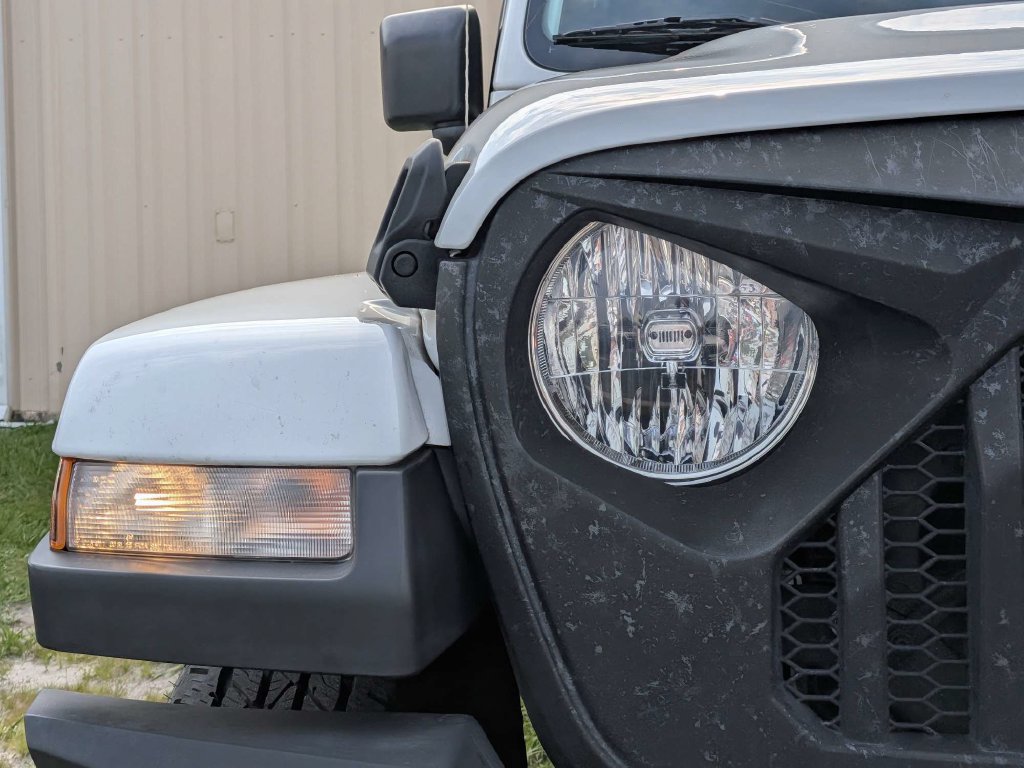 Used 2021 Jeep Gladiator Sport AWD/4WD image 8