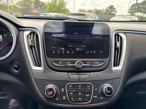 Used 2024 Chevrolet Malibu LT image 19