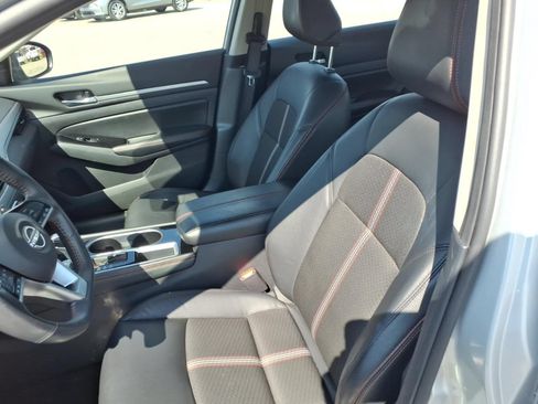 Used 2024 Nissan Altima 2.5 SR FWD image 16
