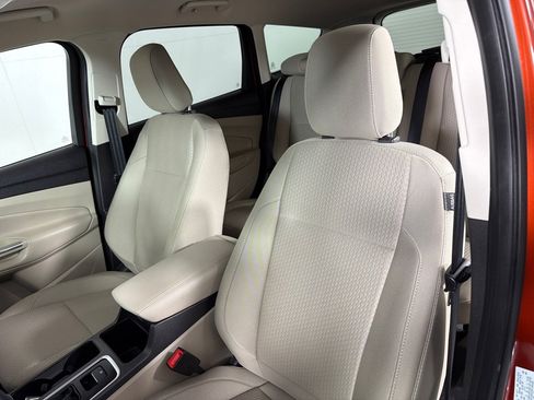 Used 2019 Ford Escape SE FWD image 13