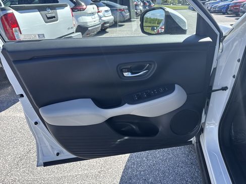 Used 2024 Honda HR-V LX image 23