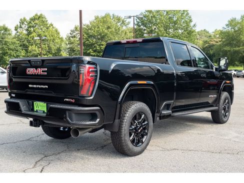 New 2026 GMC Sierra 2500 AT4 w/ AT4 Premium Plus Package AWD/4WD image 8