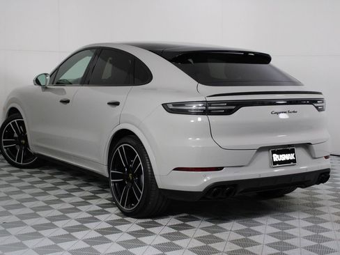 Used 2022 Porsche Cayenne Turbo AWD/4WD image 3