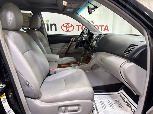 Used 2013 Toyota Highlander Limited AWD/4WD image 12