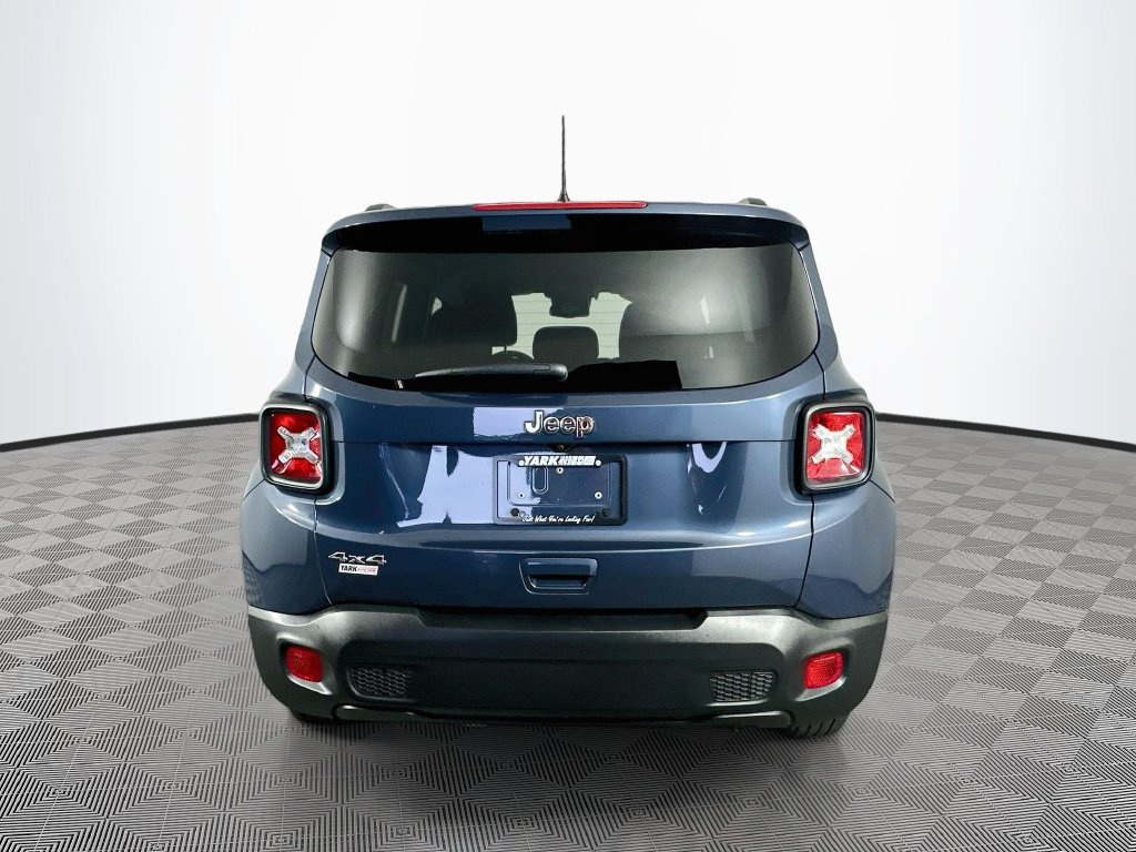 Certified 2023 Jeep Renegade Latitude w/ Premium Group AWD/4WD image 10