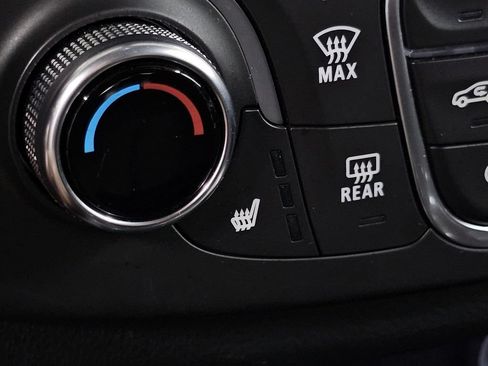 Used 2019 Chevrolet Traverse LT FWD image 22