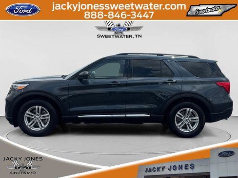 Certified 2022 Ford Explorer XLT w/ Equipment Group 202A RWD image 2