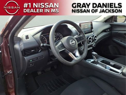 Used 2024 Nissan Sentra SV FWD image 11