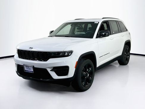 Used 2023 Jeep Grand Cherokee Altitude AWD/4WD image 1