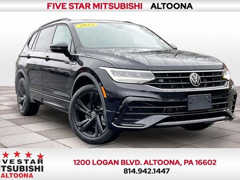 Used 2023 Volkswagen Tiguan SE R-Line image 1