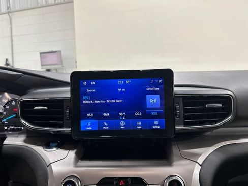 Certified 2022 Ford Explorer XLT w/ Equipment Group 202A AWD/4WD image 20