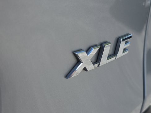 Used 2024 Toyota RAV4 XLE FWD image 11