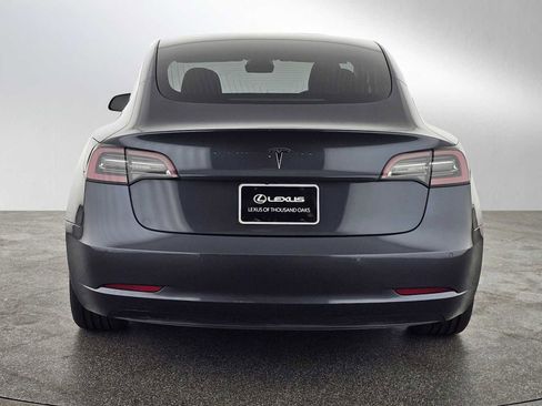 Used 2020 Tesla Model 3 Standard Range image 4