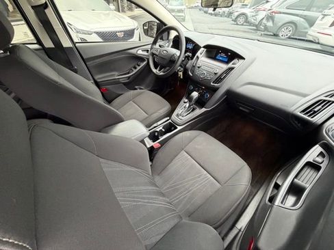 Used 2018 Ford Focus SE image 4