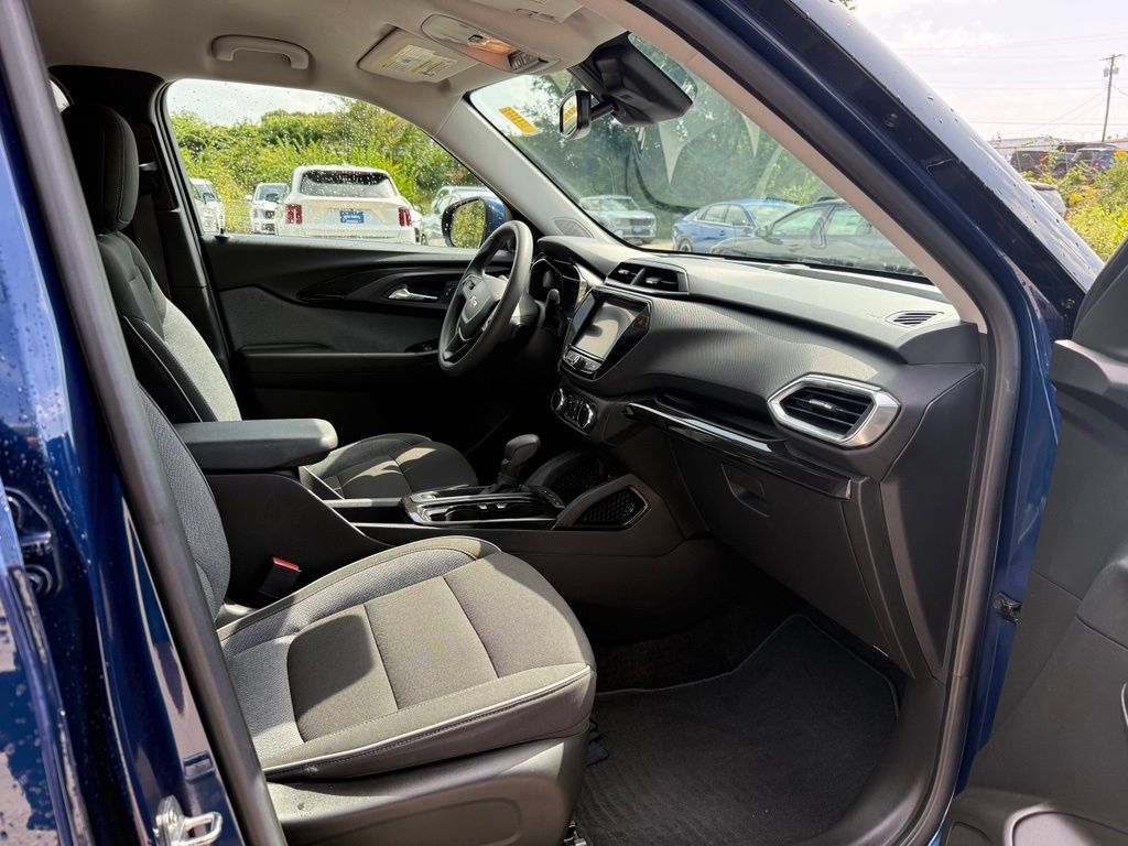 Used 2023 Chevrolet TrailBlazer LT w/ Convenience Package FWD image 22