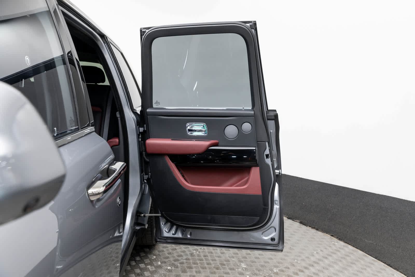 Certified 2022 Rolls-Royce Cullinan AWD/4WD image 58