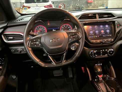 Used 2022 Chevrolet TrailBlazer RS w/ Sun and Liftgate Package image 8