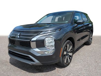 Used 2025 Mitsubishi Outlander SE