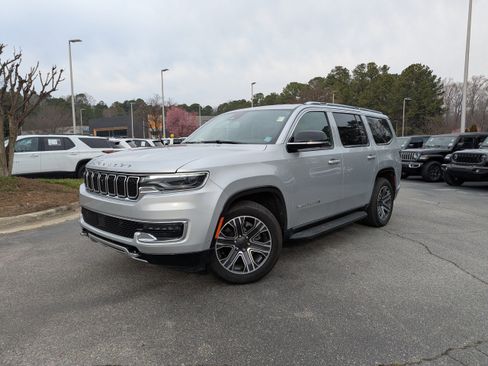 Used 2024 Jeep Wagoneer Series II w/ Convenience Group I image 1