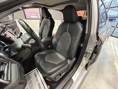 Used 2019 Toyota Camry SE image 8