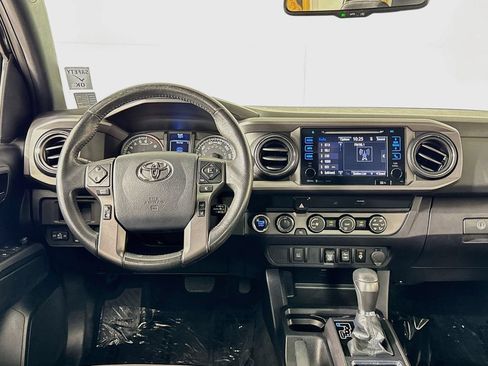 Used 2019 Toyota Tacoma TRD Off-Road AWD/4WD image 13