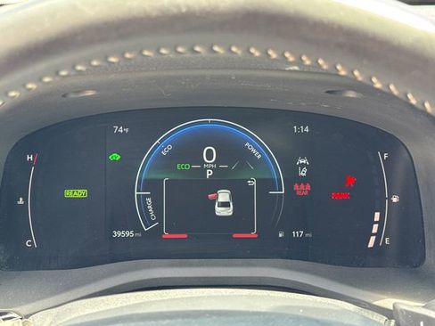 Used 2025 Toyota Camry SE image 16