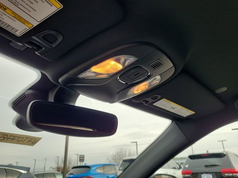 Used 2023 Jeep Compass Limited image 31